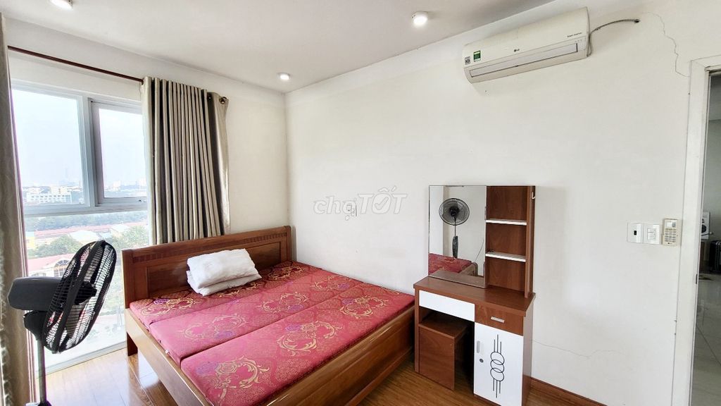 It's the owner who rents the Carillon 3-- 70 M2 2 bedrooms-- 13 million a month.