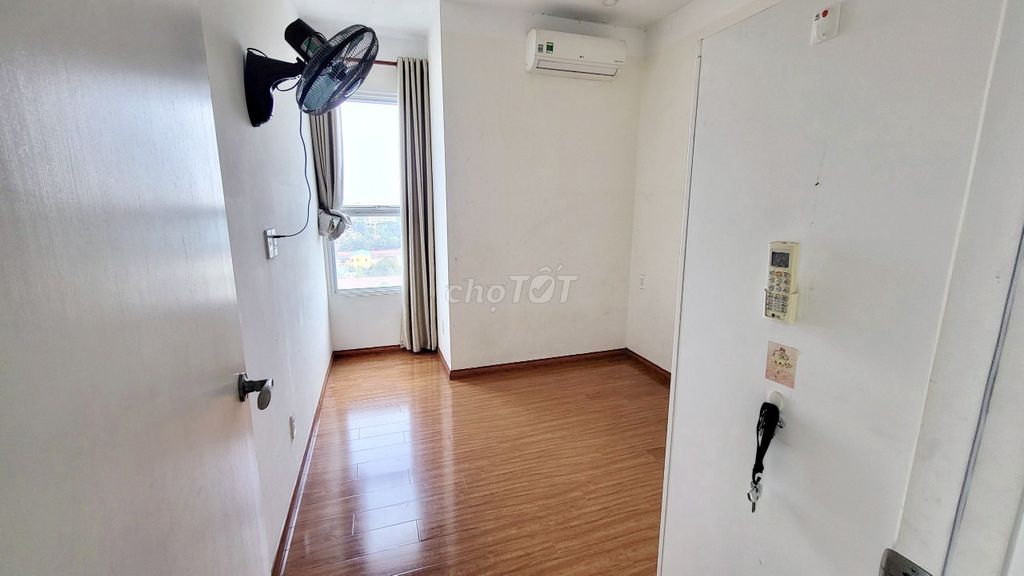 It's the owner who rents the Carillon 3-- 70 M2 2 bedrooms-- 13 million a month.