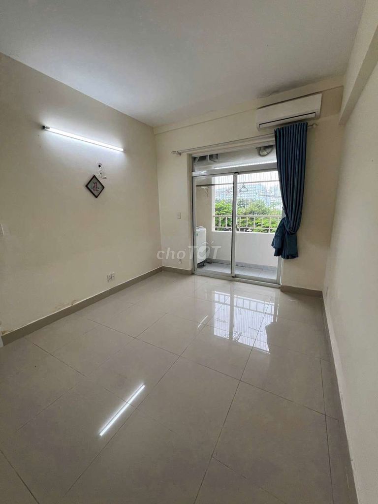 Rent 1050 Phan Chu Trinh Bình Thạnh apartments wide.