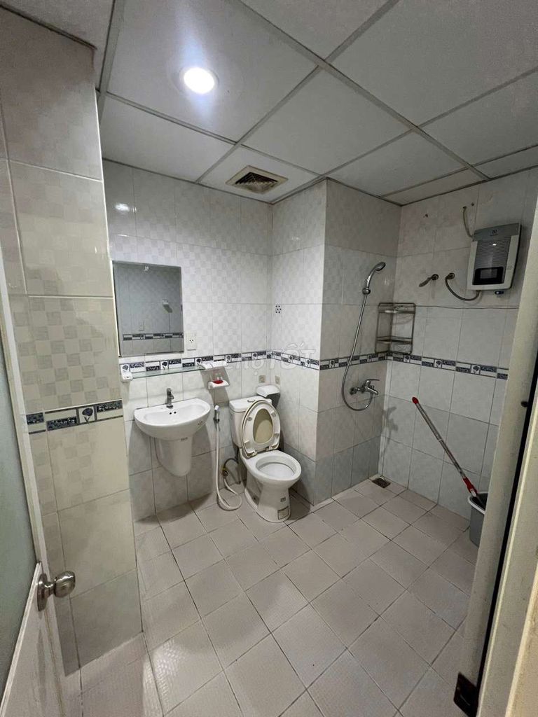 Rent 1050 Phan Chu Trinh Bình Thạnh apartments wide.