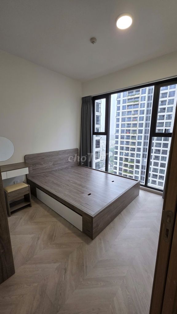 Rent the corner, upper level, pool view - the base of Hagueevard
