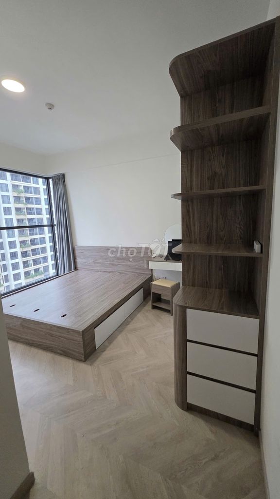 Rent the corner, upper level, pool view - the base of Hagueevard