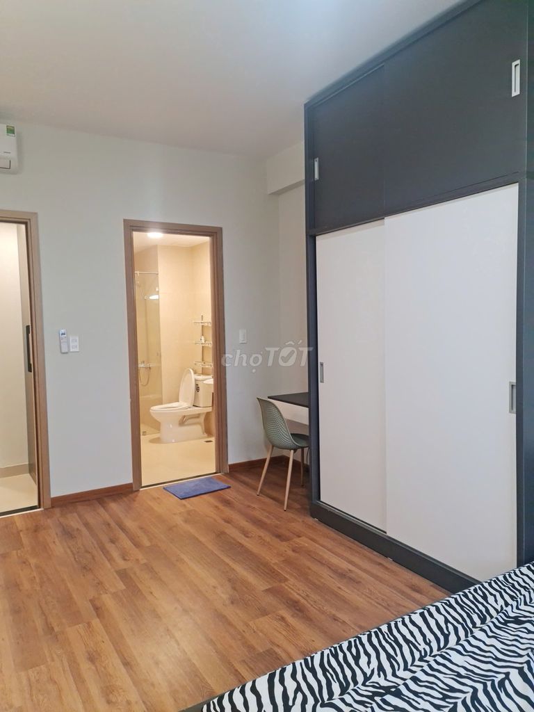 Rent a 401-foot, 2 Huỳnh Thiện Lộc bedroom.