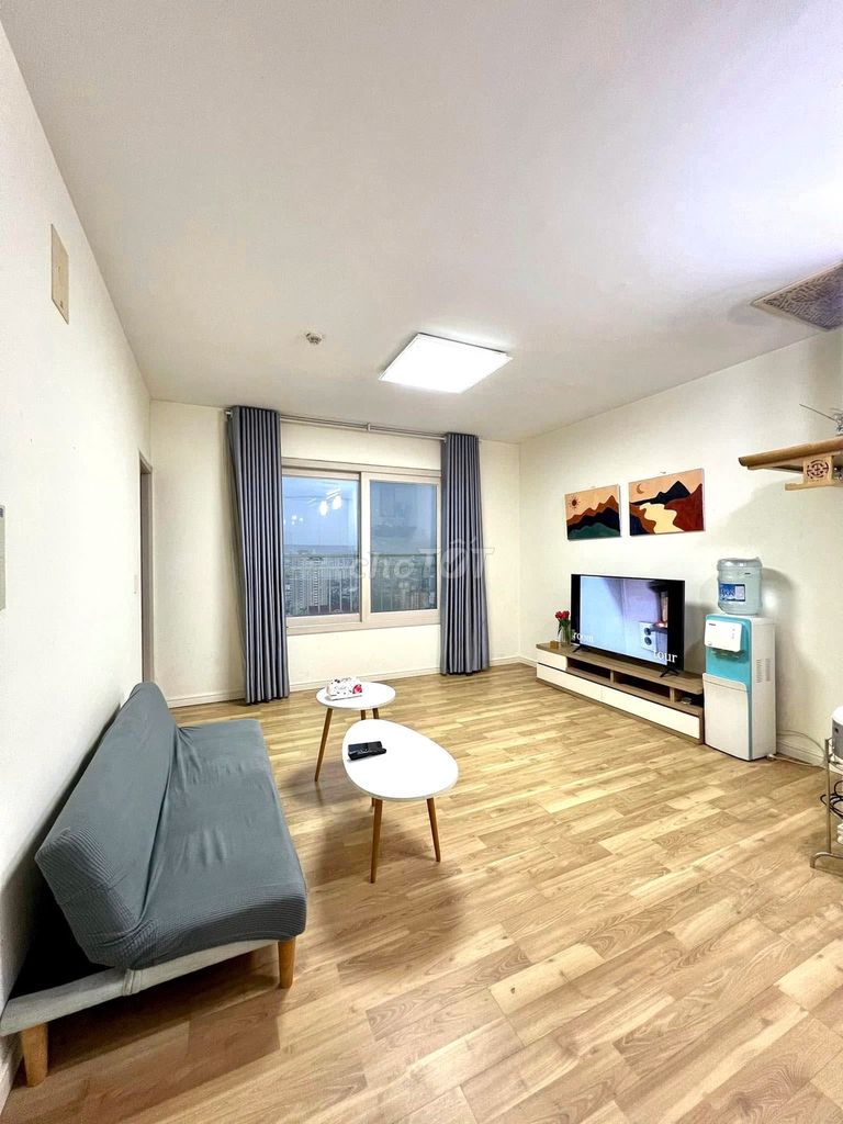 Three apartments in Sen, 262 Lạc Long Quân for 14 million and a half a month rent.