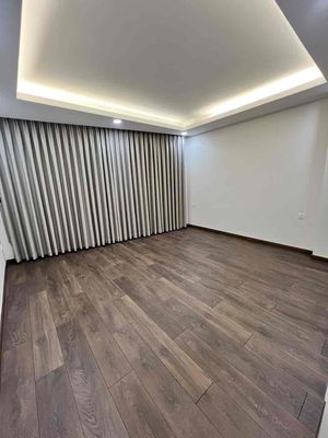 angle two a Hoa Lan-phan long chain Phú Nhuận 38 million a month