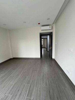 angle two a Hoa Lan-phan long chain Phú Nhuận 38 million a month