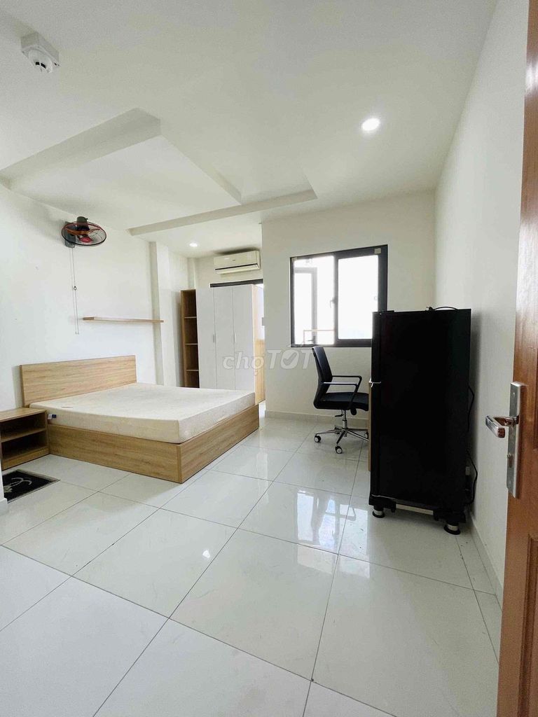 The balcony studio - the interior - private washing machine - in the bathroom - 11th District