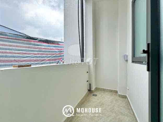The balcony studio - the interior - private washing machine - in the bathroom - 11th District