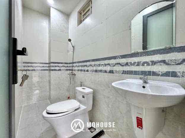The balcony studio - the interior - private washing machine - in the bathroom - 11th District