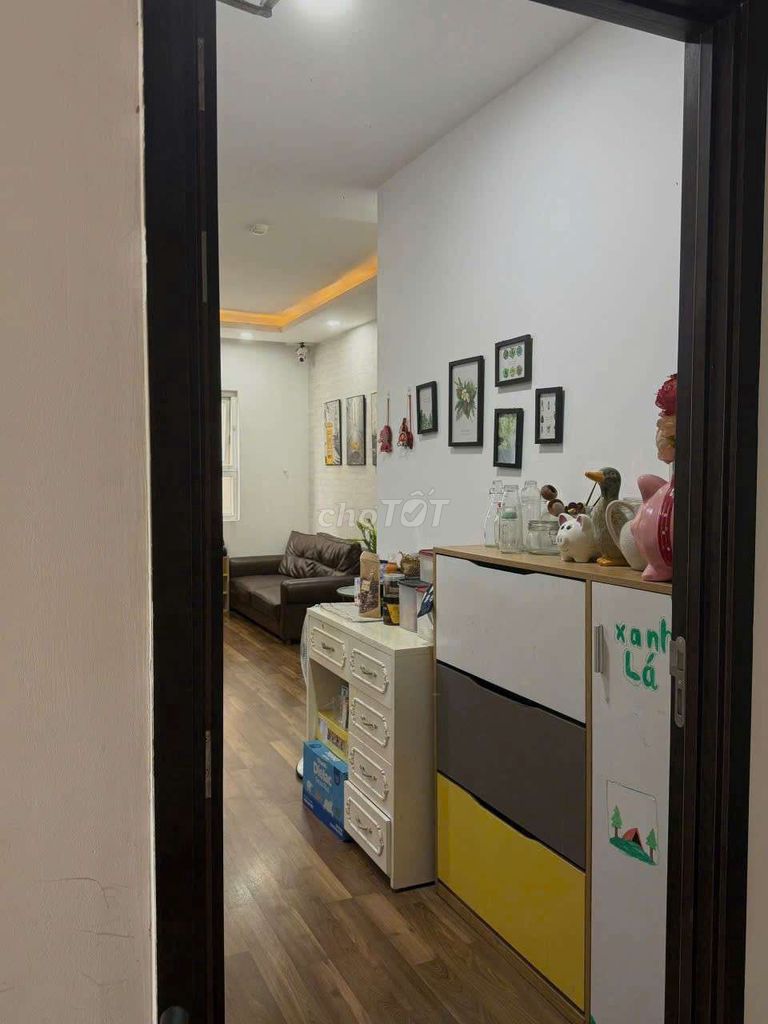 To rent apartment housing. Adhesive - P. tat - tp. German