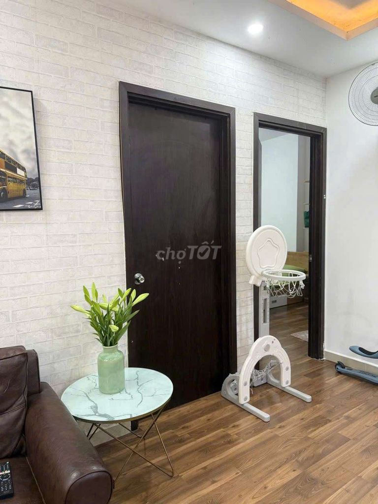 To rent apartment housing. Adhesive - P. tat - tp. German