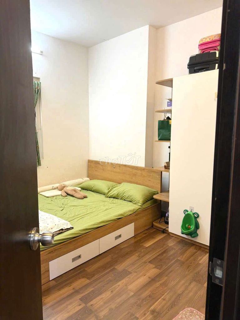 To rent apartment housing. Adhesive - P. tat - tp. German