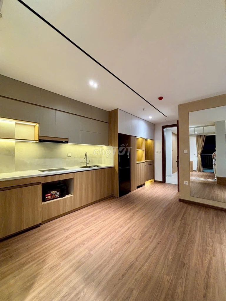 One Nguyễn Hữu Cảnh.6.9 million bedroom, private series, near the bridge, mero.