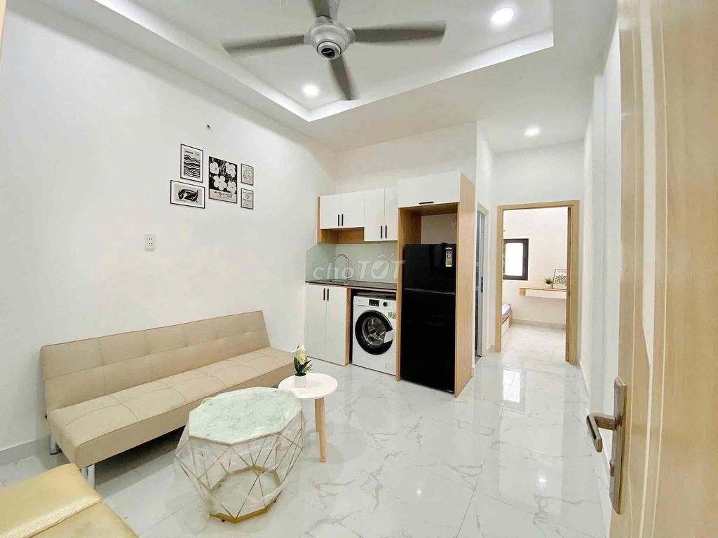 New service apartment. 4 million and 8 million, 1-size kitchen. A beautiful firename living room.