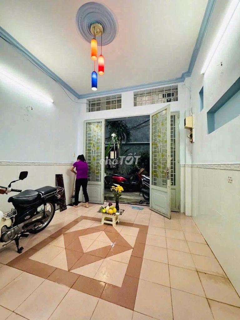 Rent the entire Nhiêu Tứ Phú Nhuận house. A one-story bedroom.
