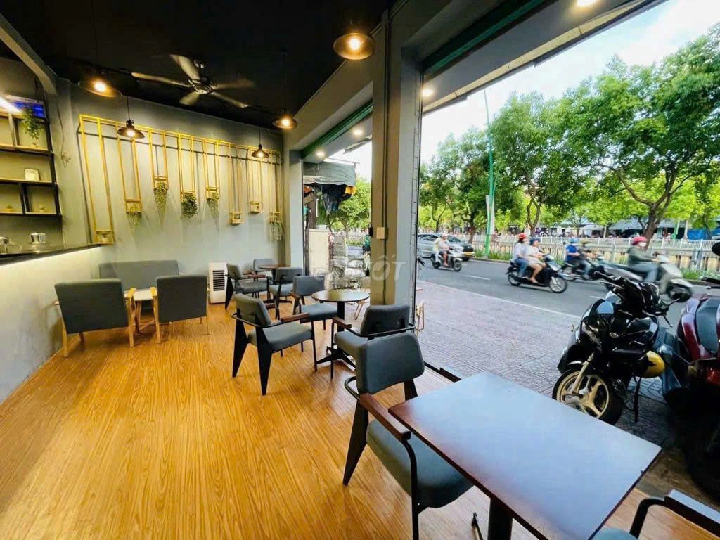 Rents Trường Sa-7203 Tân Bình area:8 m x9 m (3 floor)