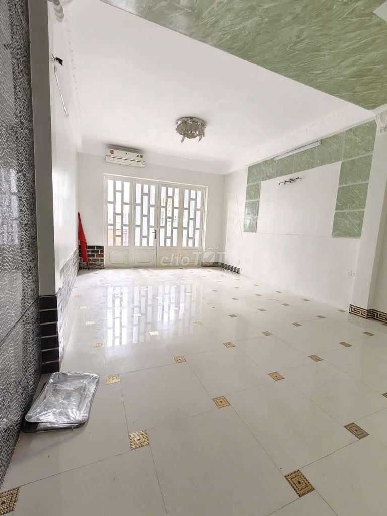 Rent an antkd area rocket area 4.20 meters.
