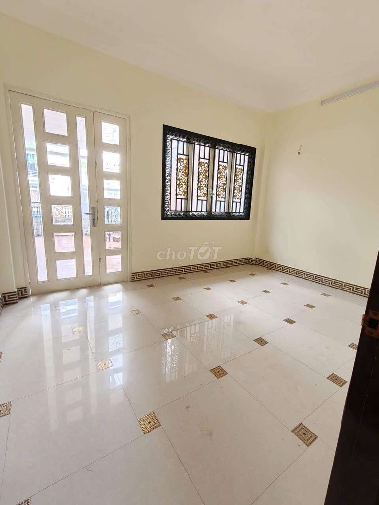 Rent an antkd area rocket area 4.20 meters.