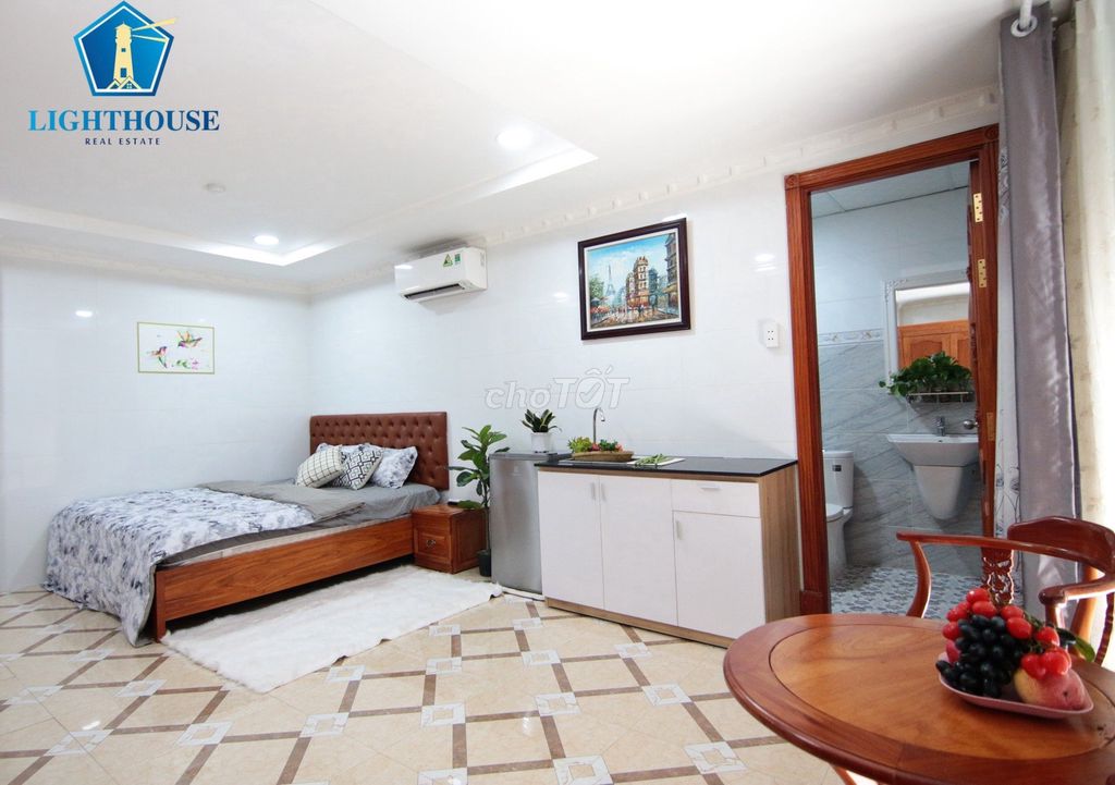 apartment full of furniture at the bridge over LMG, children, elevators, bv, security.