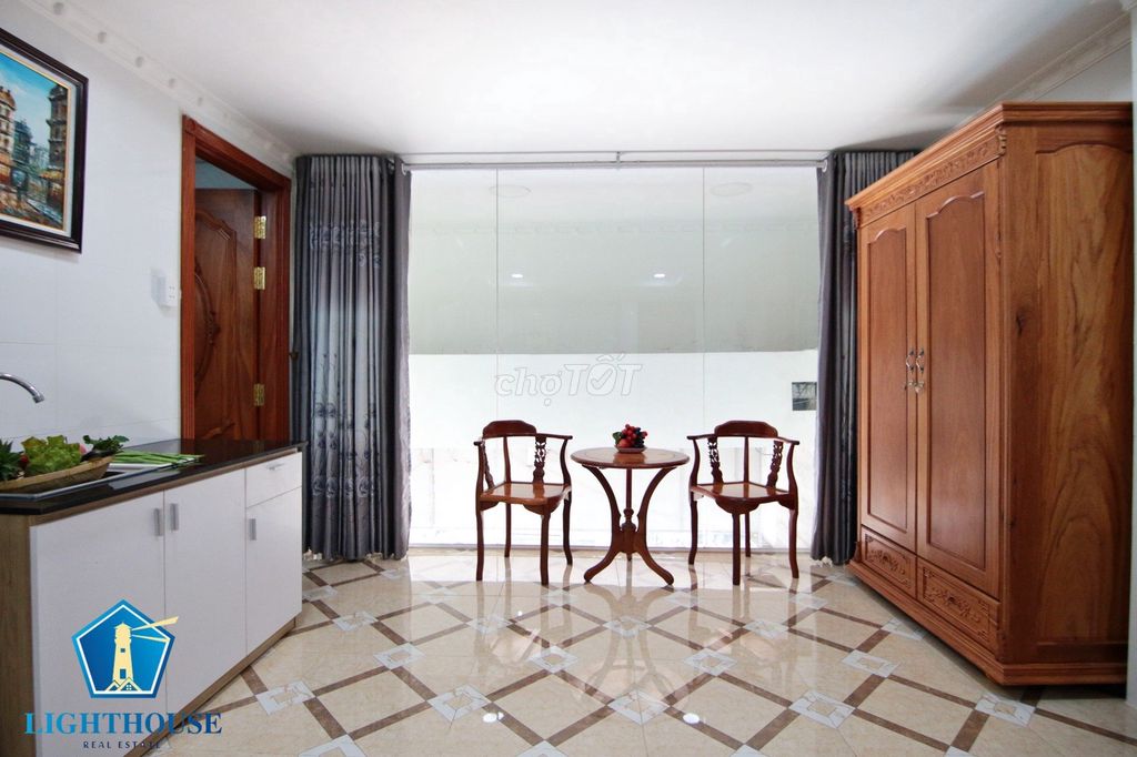 apartment full of furniture at the bridge over LMG, children, elevators, bv, security.