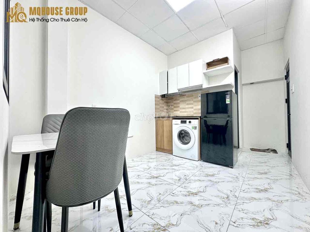 A hyper-max. A bedroom. A kitchen.