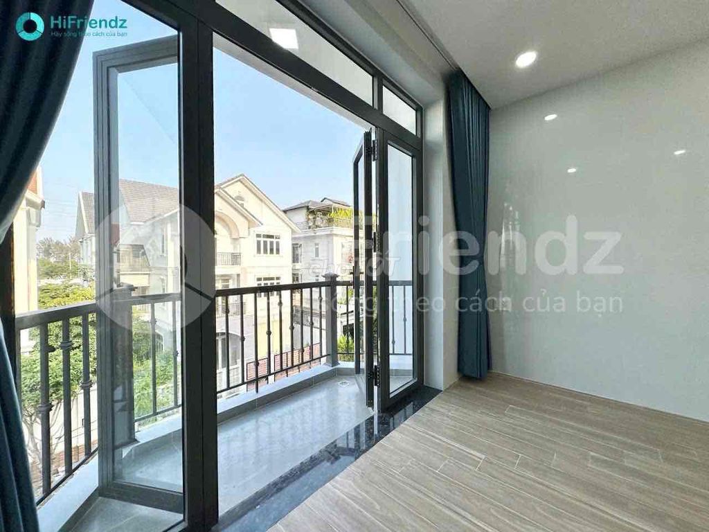 Rent a balcony near global city - Liên Phường