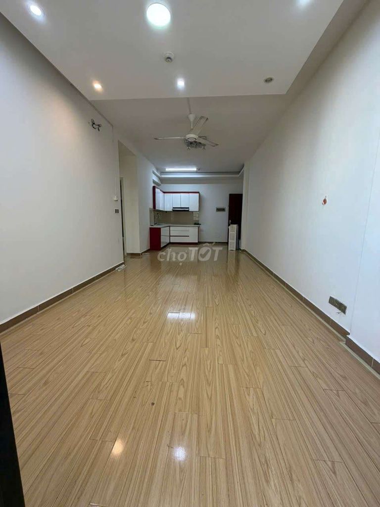 We need to rent apartment era town, District 7th. 97 M2, 3 bedrooms and 2 toilets.