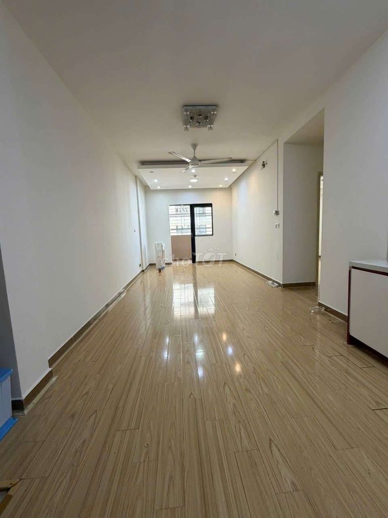 We need to rent apartment era town, District 7th. 97 M2, 3 bedrooms and 2 toilets.