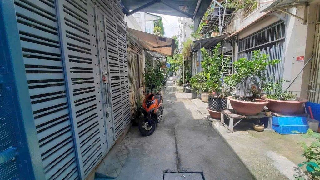 Phạm Văn Chiêu - 3,8 X14 M - 1st floor - a wide alley - has a parking yard