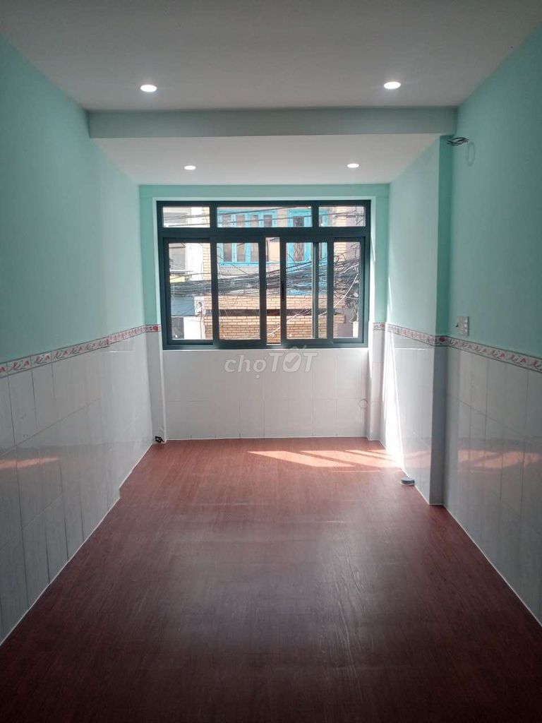 Rent one house, Hòa Hưng, District 10, for 11 million, freedom.