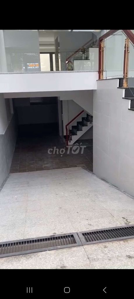 Rent a four-story basement 5 bedroom 5 toilets with coal.
