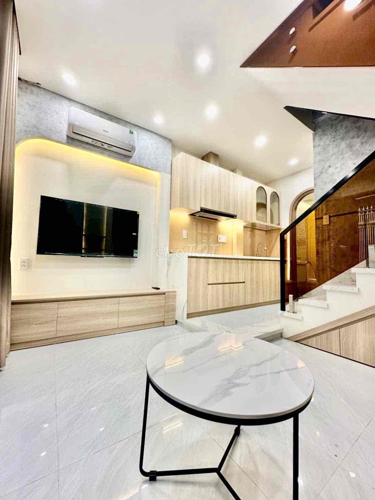 Rent price: 18 million a month's new super-creature-- the unscramble-P ceiling.