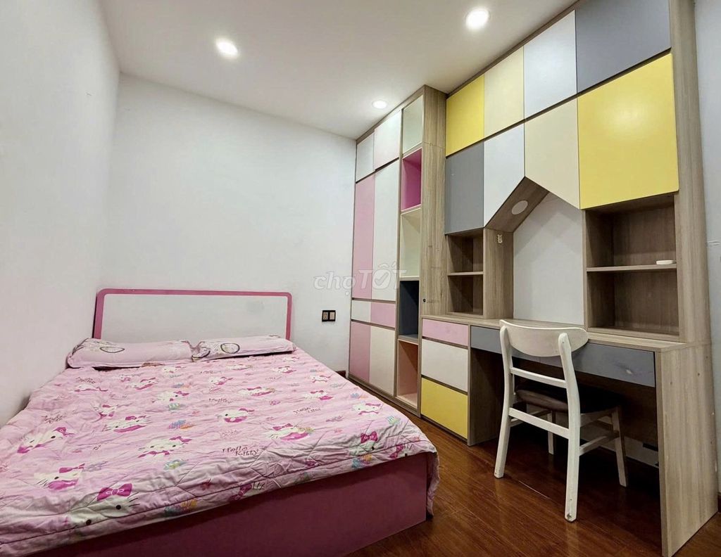 High-level apartment-Orchard Garden is ready for two bedrooms. 79 m2 rents 16 million a month.