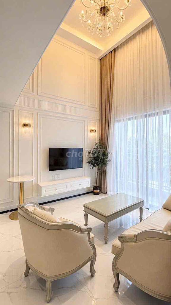 Three bedrooms, 45 million worth of toilets.