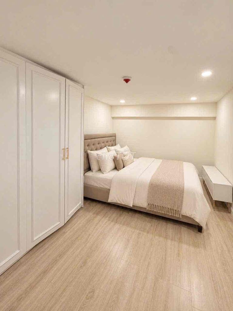 Three bedrooms, 45 million worth of toilets.