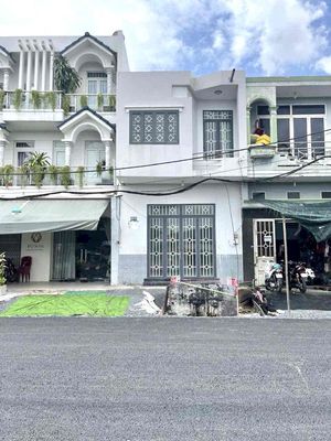 New house. 11 meters a floor. 2 bedroom. 2 toilets. Phan Huy ích.