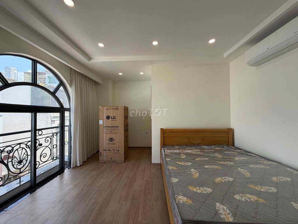The rent-in-the-price hotel room near the flower-wealth park is only 3 5