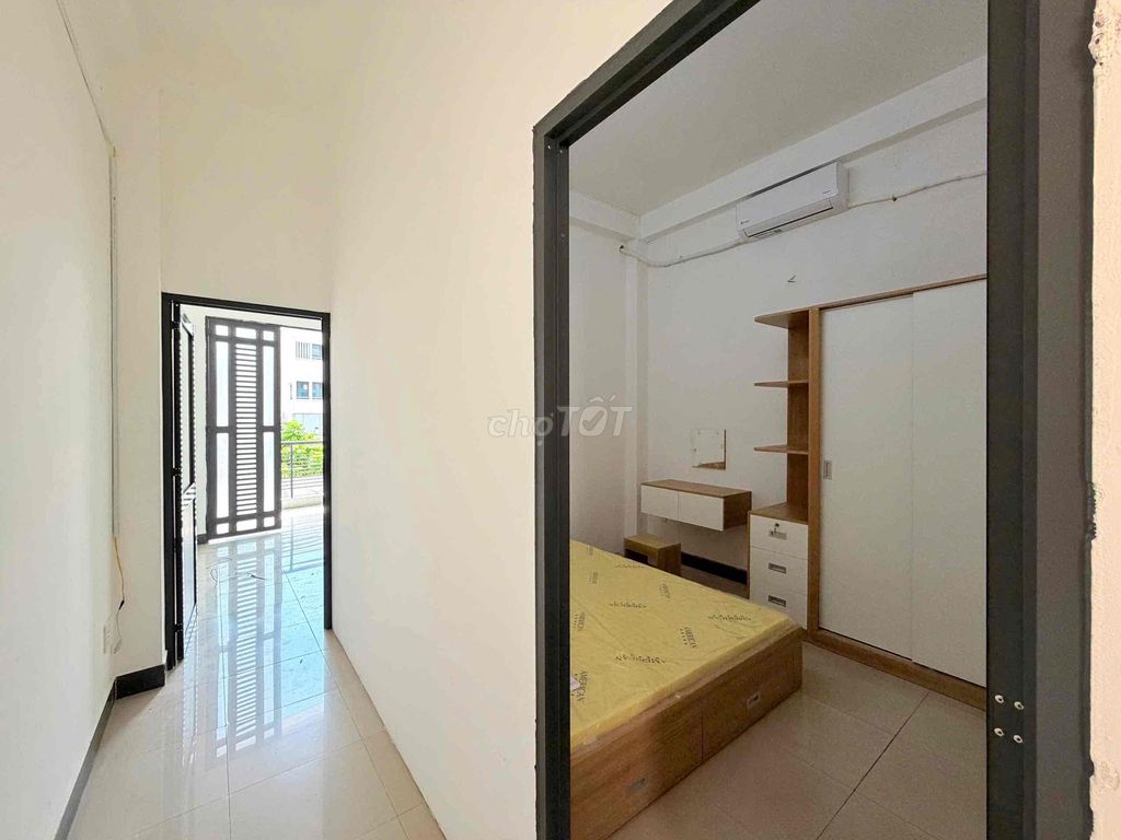Renting two new balcony bedrooms 100% 3 Tháng 2 in the 10th district.
