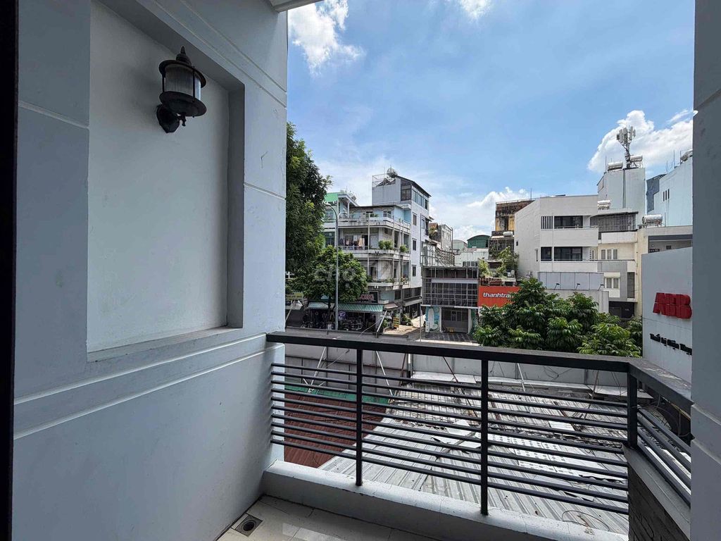 Renting two new balcony bedrooms 100% 3 Tháng 2 in the 10th district.