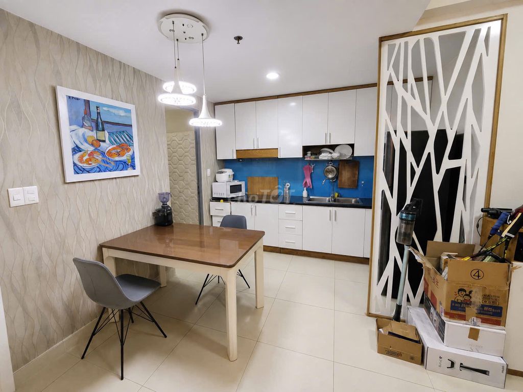 Customizes a Masteri Thảo Điền bedroom, upper floor, beautiful View