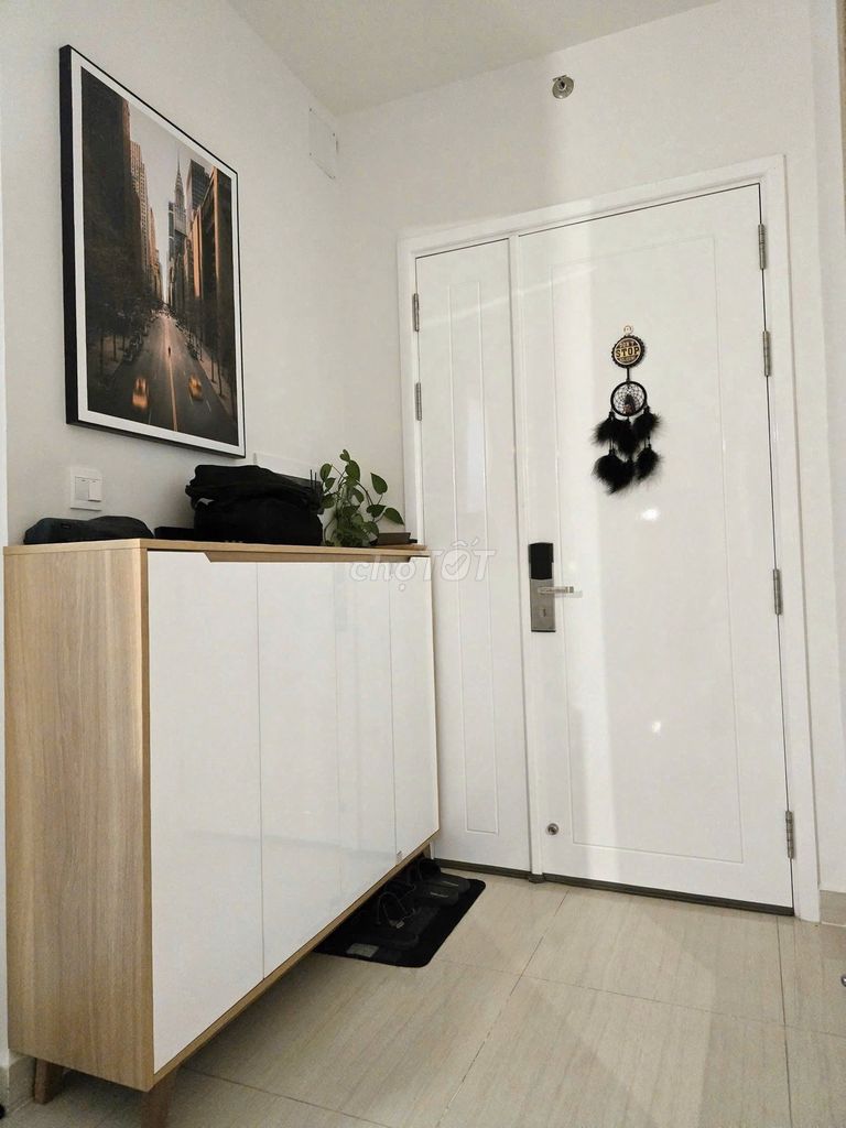 We need to double rent the bedroom, 80 M2, the roof, 17 million, the hill district.