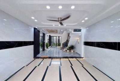 8 meters of spare parking at the market, 4 x 20 meters of cast four new bedrooms, 4 of the 5 toilets, S. Xen