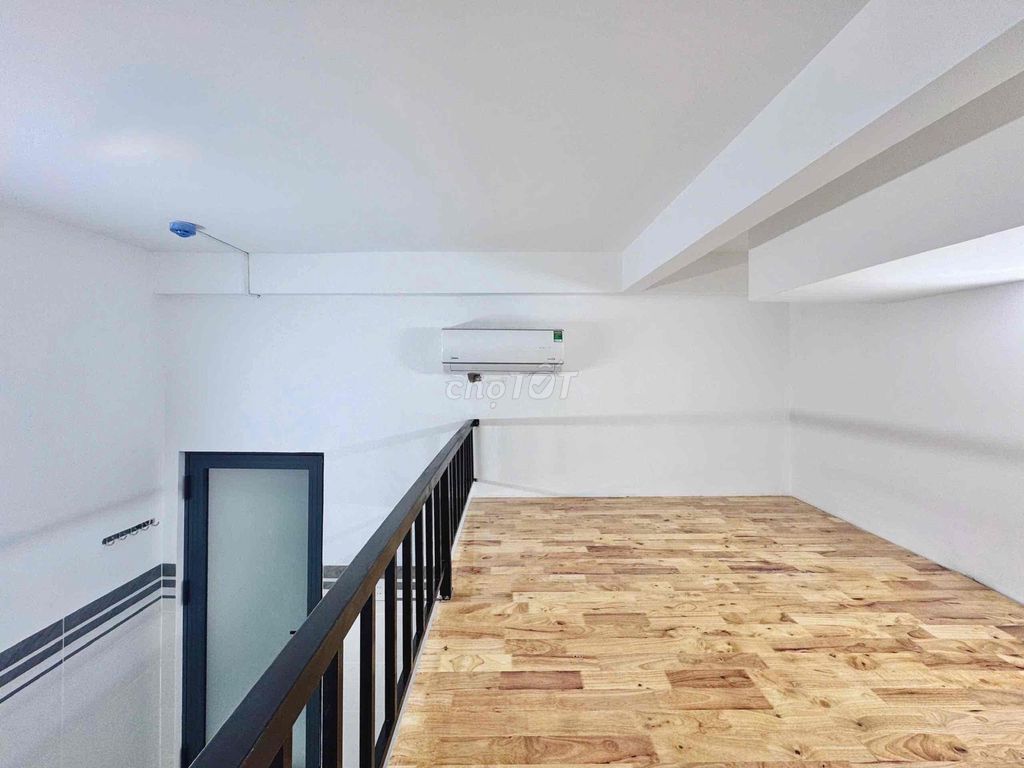 The guard's room is right near Thủ Đức. vincom District 9, hutech District E.