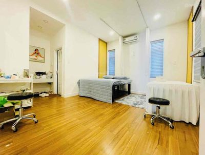 Hoa Lan-Phan Long 8 x 18, 4 floors, 70 million a month