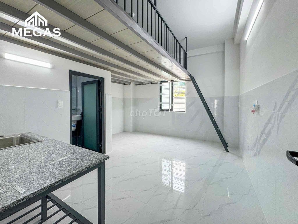 It's the owner who rents a full-in-the-art suite. Three million District 12.