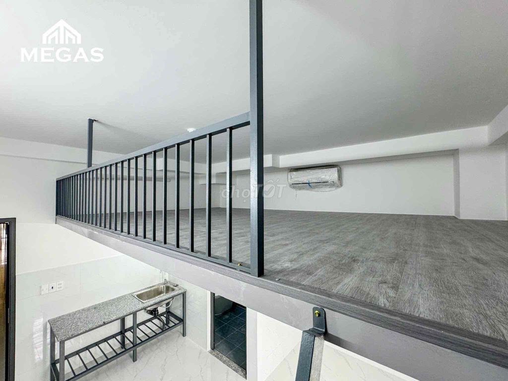 It's the owner who rents a full-in-the-art suite. Three million District 12.