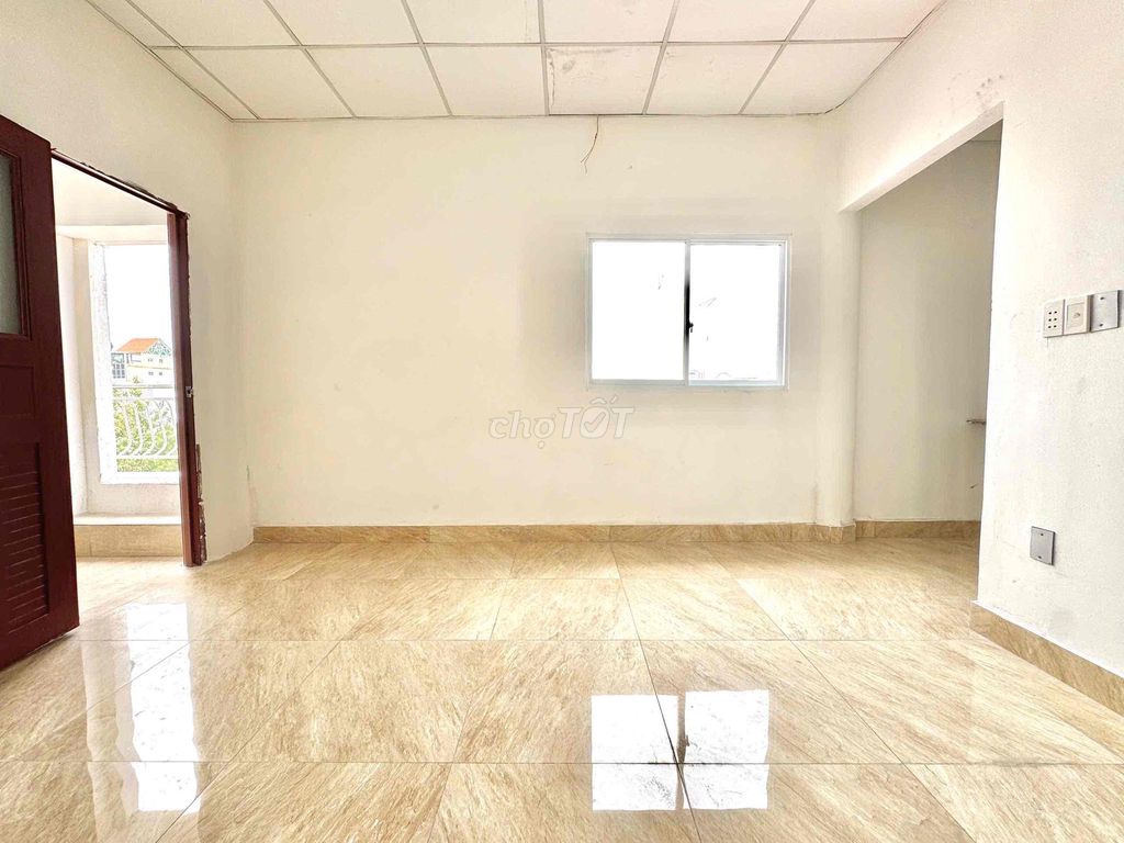 - New motel building - right in the center of Tân Phú - wide.