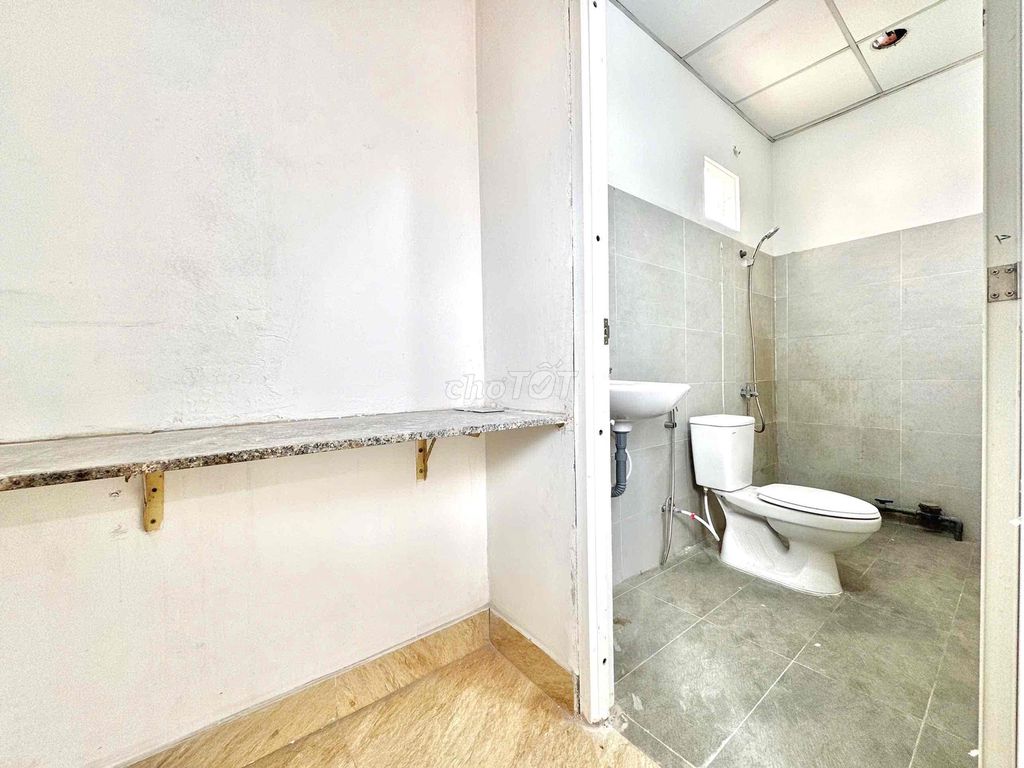 - New motel building - right in the center of Tân Phú - wide.