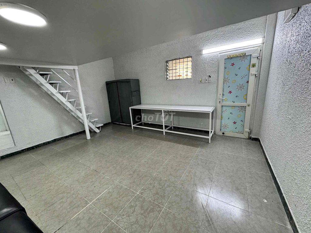 Cheap rent room, area 40 meters near Sen.