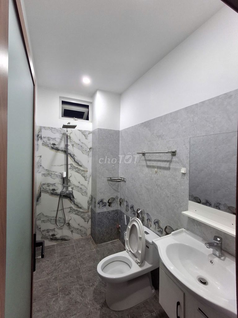 Nguyễn Sơn & Master Front_4 x 17 m_3 sheets 6 bedroom